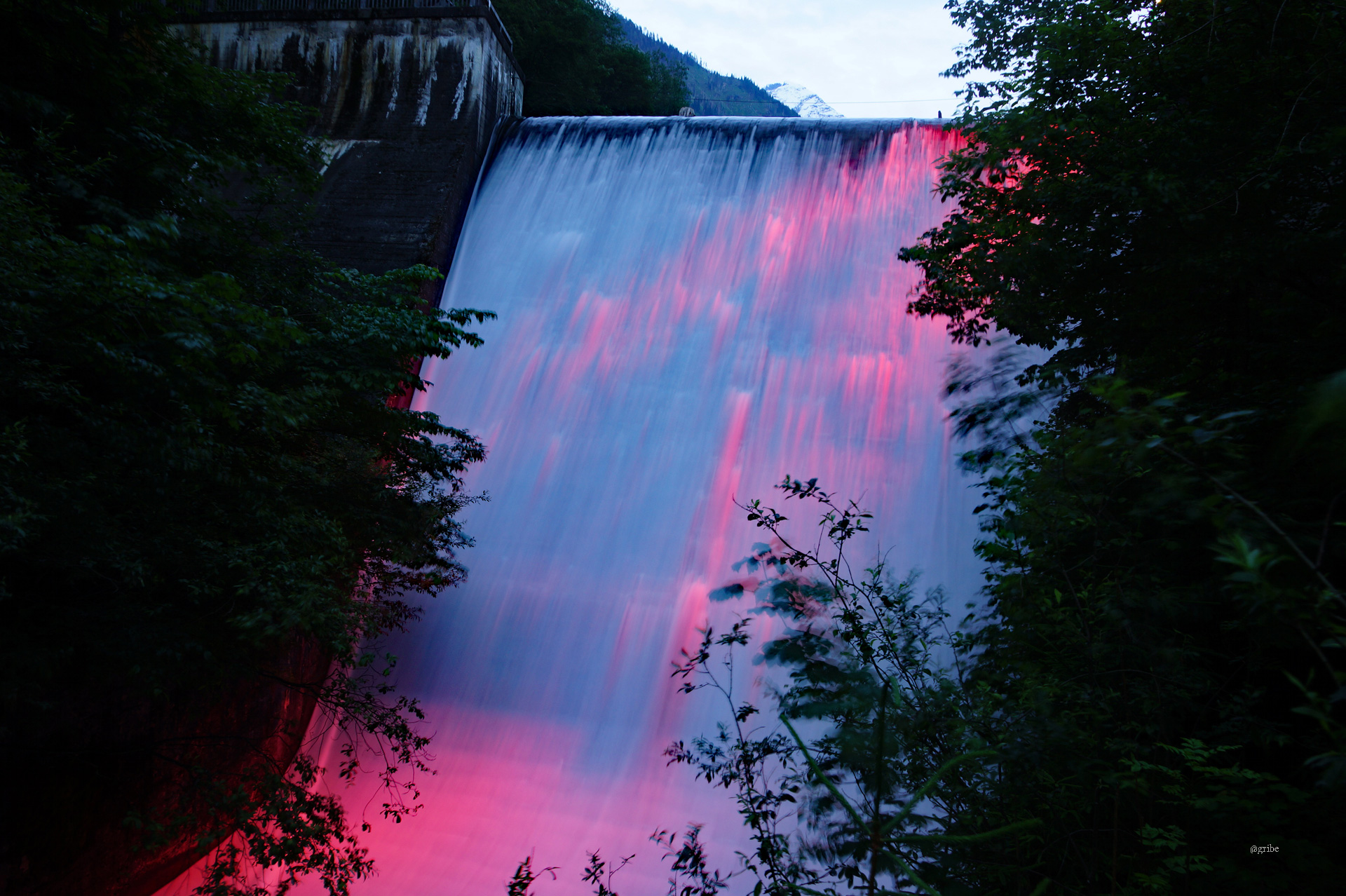 Sagenhafte Nacht des Wassers